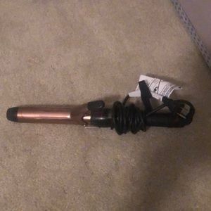 Bombay 1 inch Barrell curling iron.